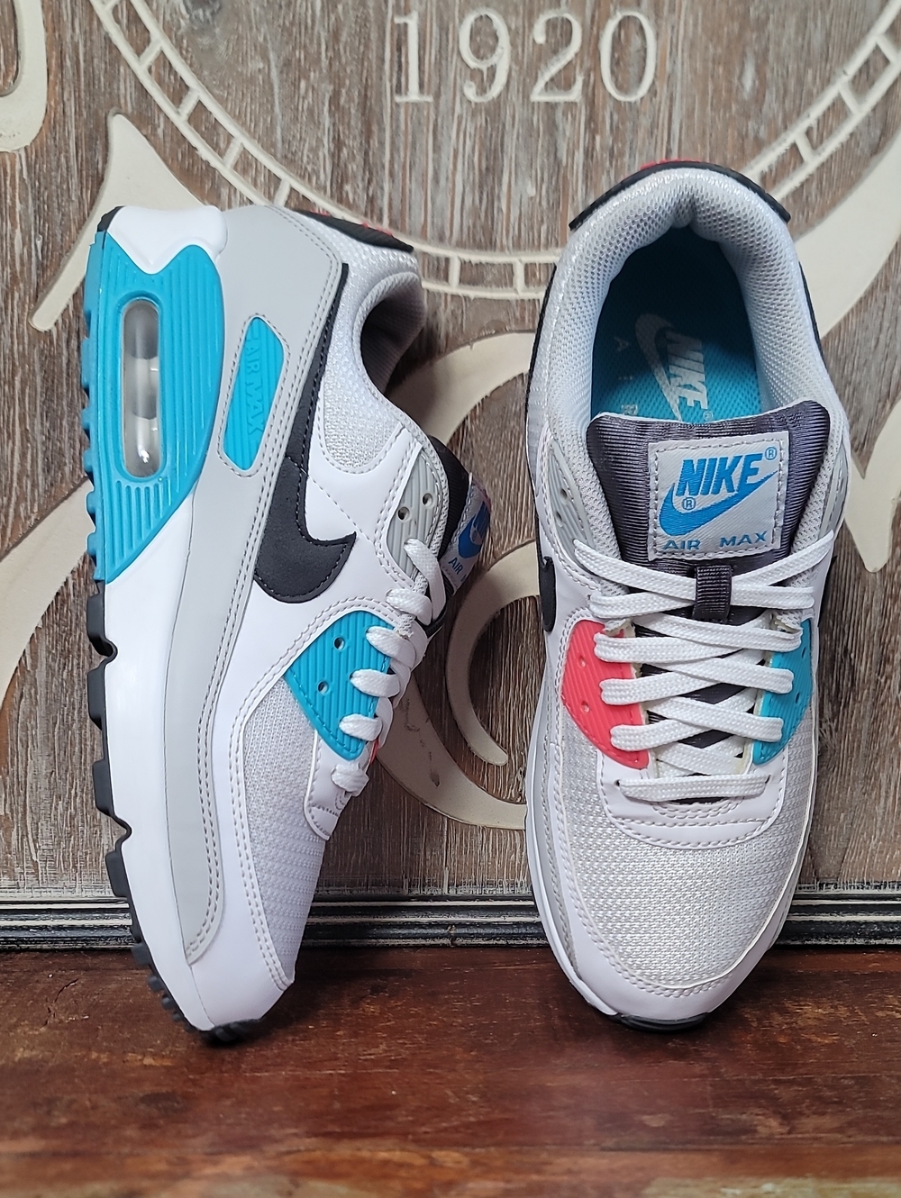🔥 Nike Wmns Air Max 90 'Chlorine Blue' Wmns 8.5 Great Condition Fast Shipping